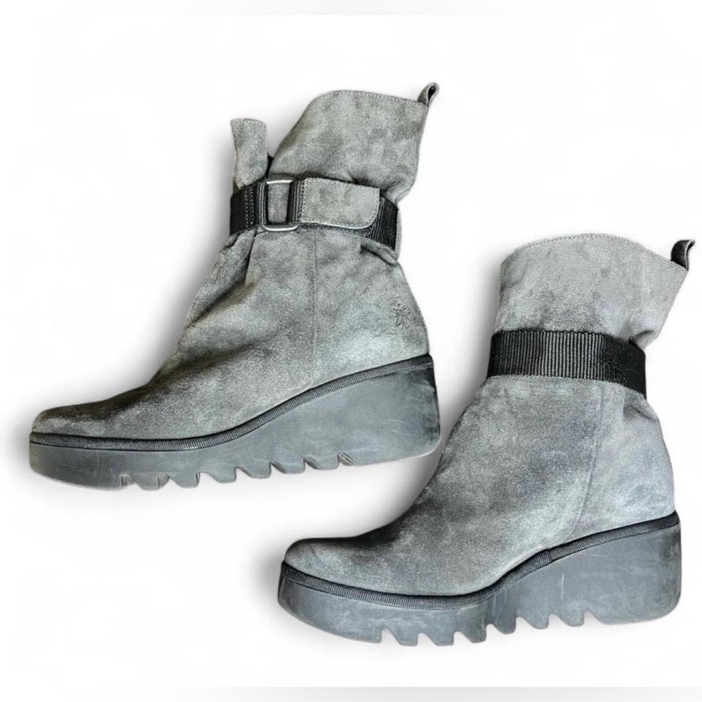 Women’s Fly London blit wedge Suede Leather bootie in color diesel. - Picture 3 of 7